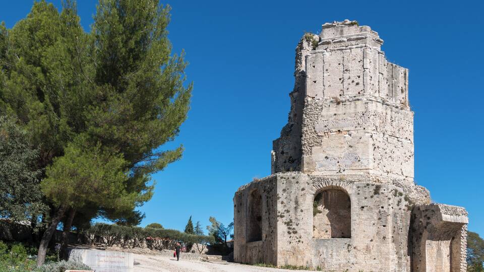 This building is classé au titre des Monuments Historiques. It is indexed in the Base Mérimée, a database of architectural heritage maintained by the French Ministry of Culture, under the reference PA00103155 .