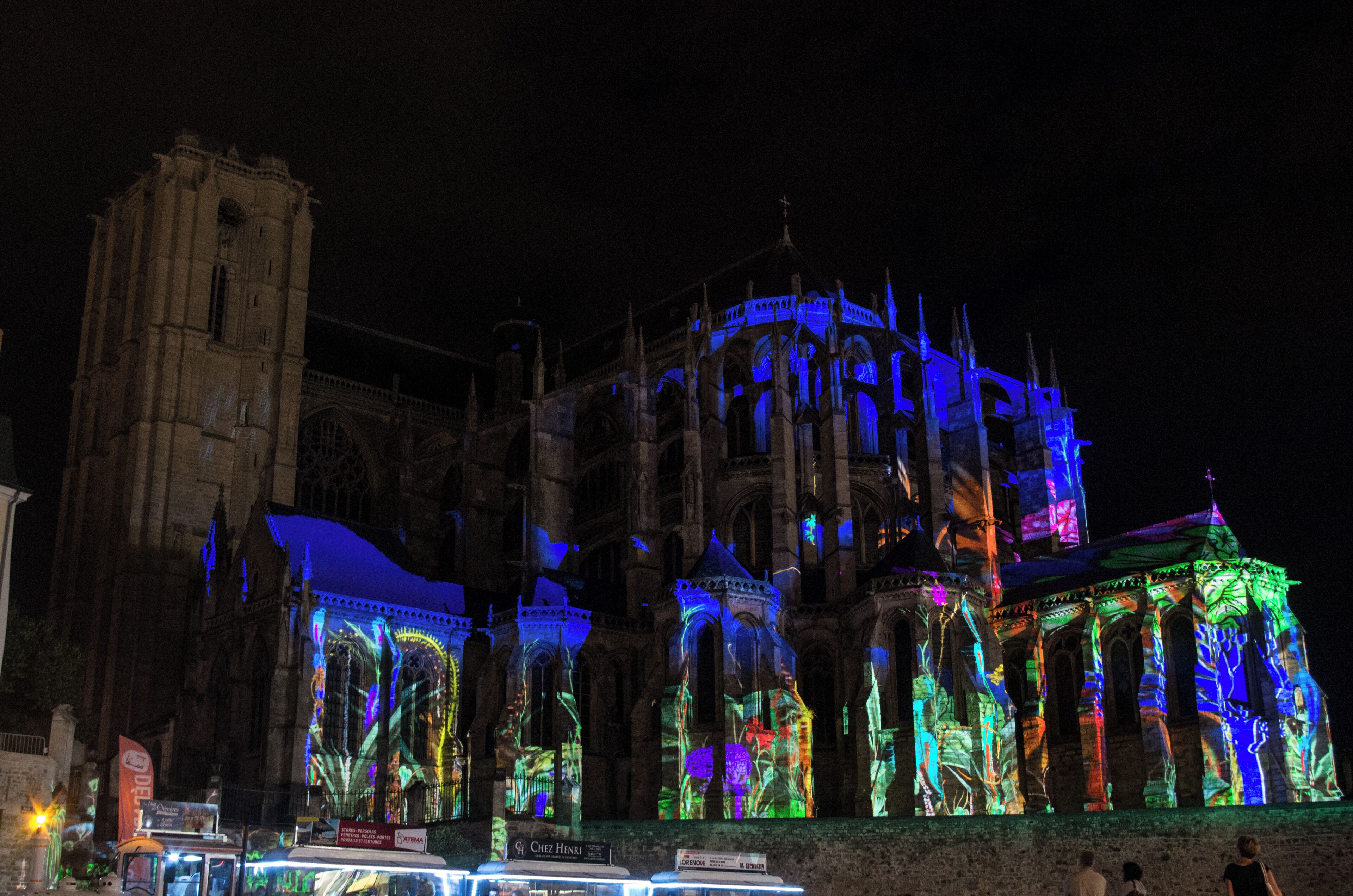 Entre anges et démons -3 (chevet de la cathédrale)