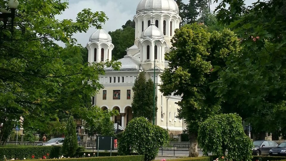 Nicolae Titulescu Park is a beautiful place to go for a run, stroll or watch the old men play Okey. Just outside the centre of Bra?ov.