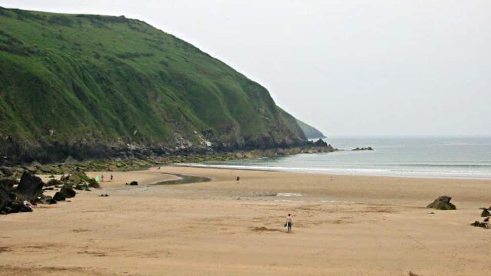 Putsborough Sands Beach This beach, sheltering under Napps Cliff, is the southern end of the long expanse of Woolacombe Sand.