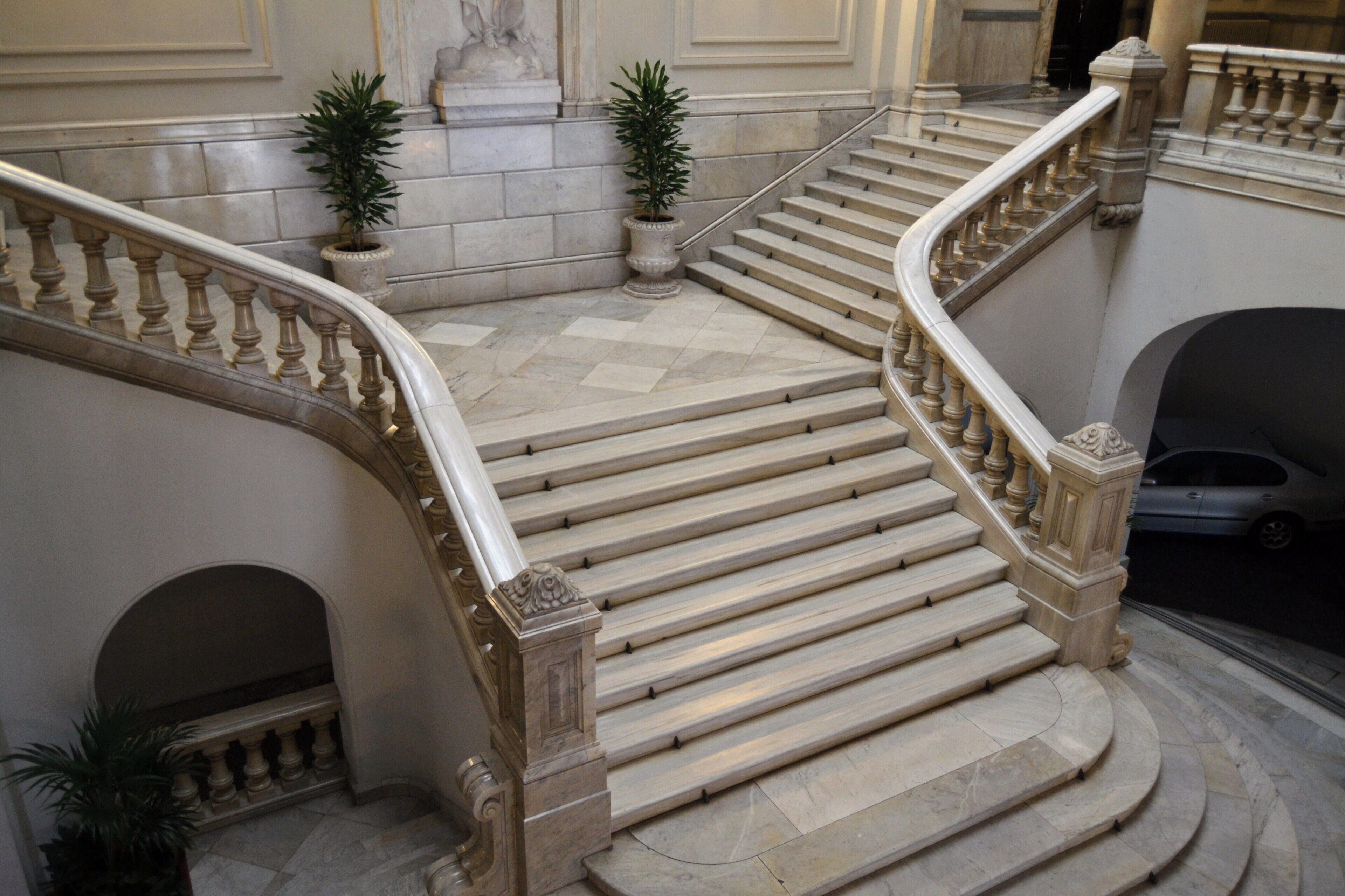 Escala de l'ajuntament de València.