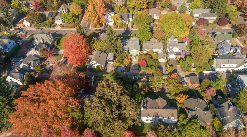 Aerial view of Salem Oregon in the Fall