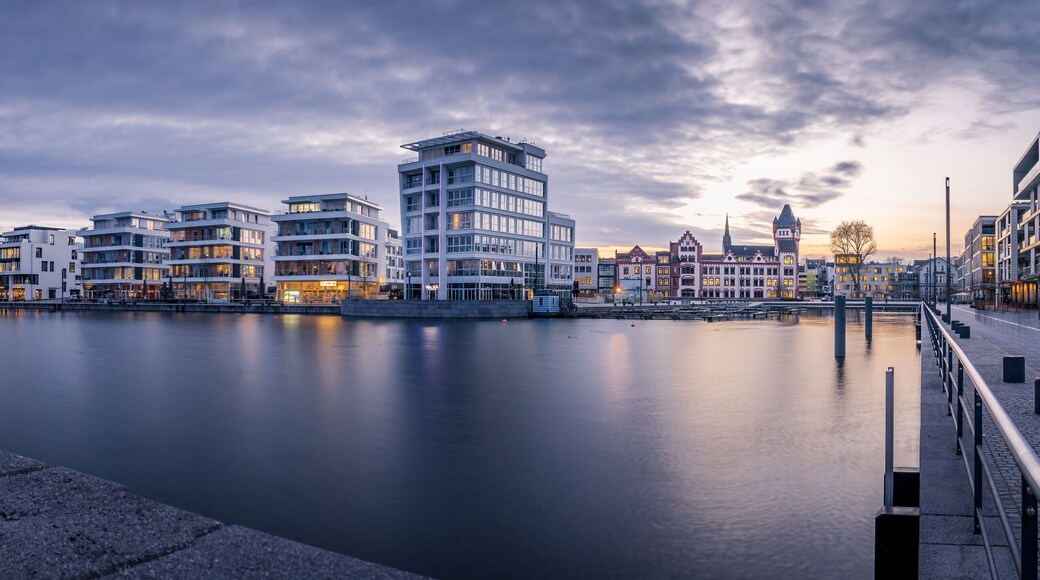 ํธ๋ฅด๋ฐ