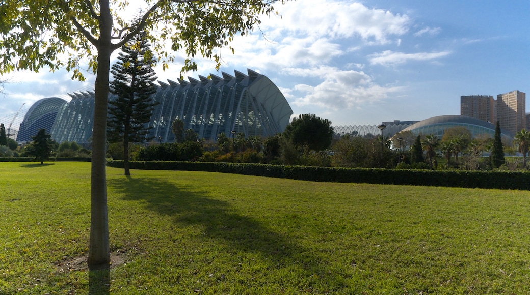 Fachada noroeste desde Jardines del Turia