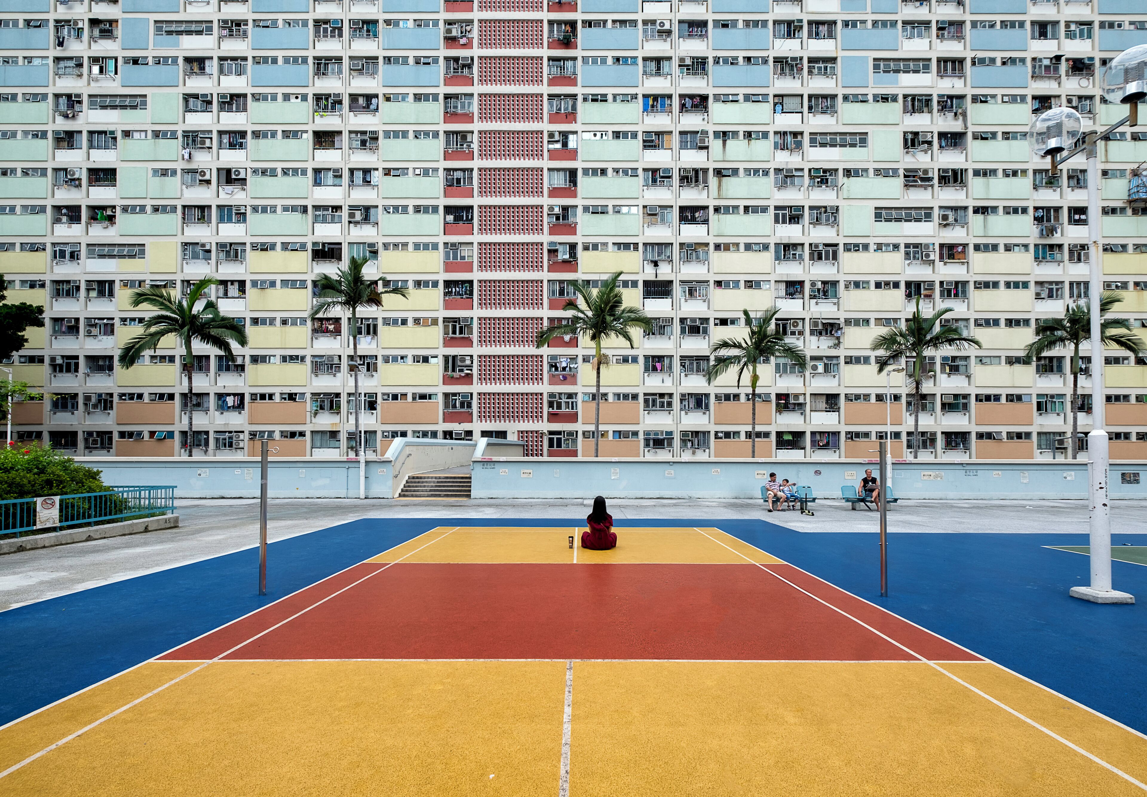 Hong Kong is one of the most densely populated places in the world. There are a loot of mass housing estates, some of them looking incredible from the outside (like the one on the photo), but are a testament of the challenges the city has to face to face regarding its population.
#LifeAtExpedia