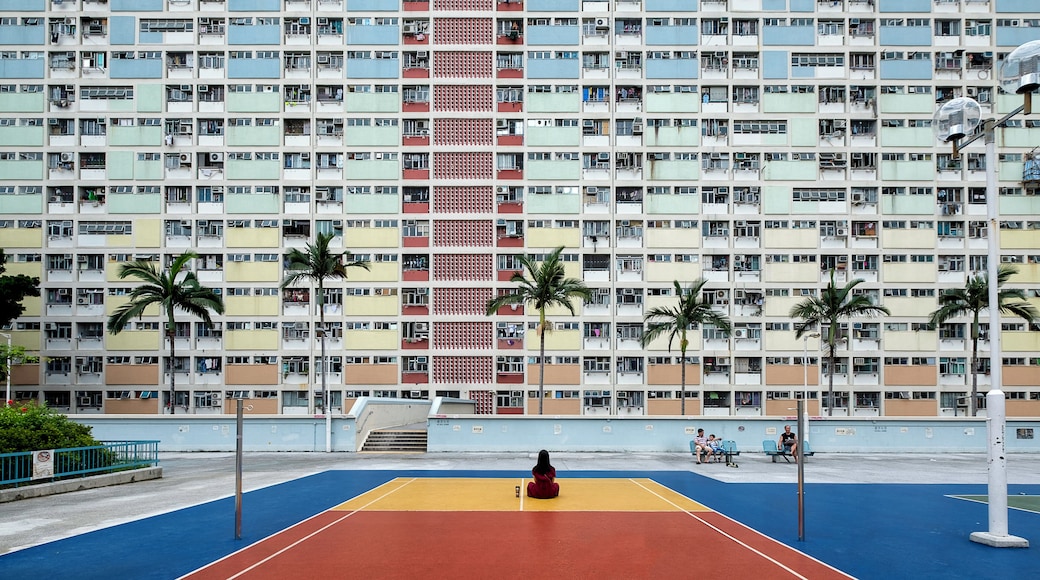 Hong Kong is one of the most densely populated places in the world. There are a loot of mass housing estates, some of them looking incredible from the outside (like the one on the photo), but are a testament of the challenges the city has to face to face regarding its population.
#LifeAtExpedia