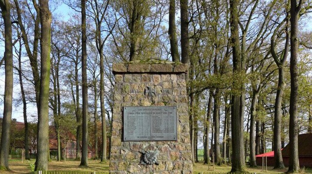 Ehrenmal in Bleckmar (War Memorial in Bleckmar)