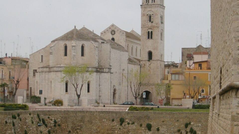Barletta (Puglia, Italy). Cattedrale (vista dal castello).