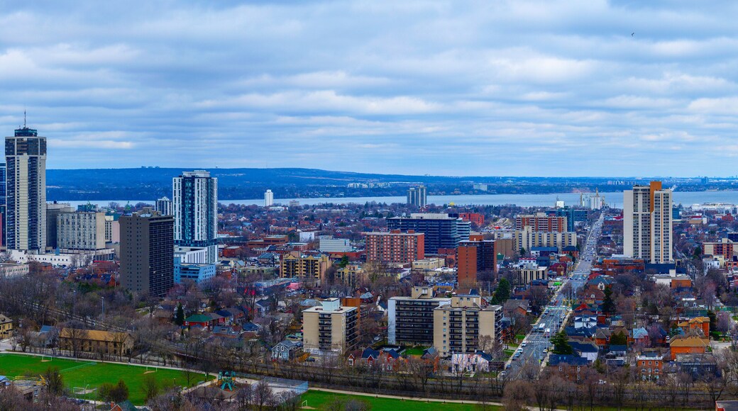 Hamilton, Ontario, city, skyline, downtown, building, horizon, Lake, distant, Canada, Niagara, Escarpment, Sam Lawrence Park, biosphere, reserve, ecosystem, cliff, great lakes basin, erosion, formatio