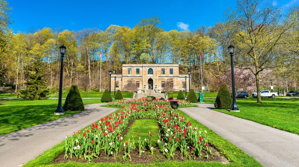 View of Queen Victoria Park - Niagara Falls, Canada
