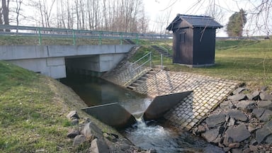 Wehranlage (Thomsonwehr) am Schnellbach, an der Kreisstraße K 8353