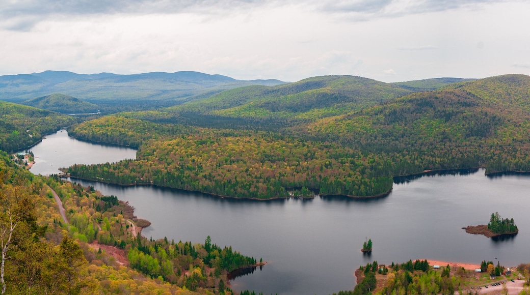 Riviere rouge, Mont Tremblant National Park, Laurentian Mountains, Quebec, close to Montreal
