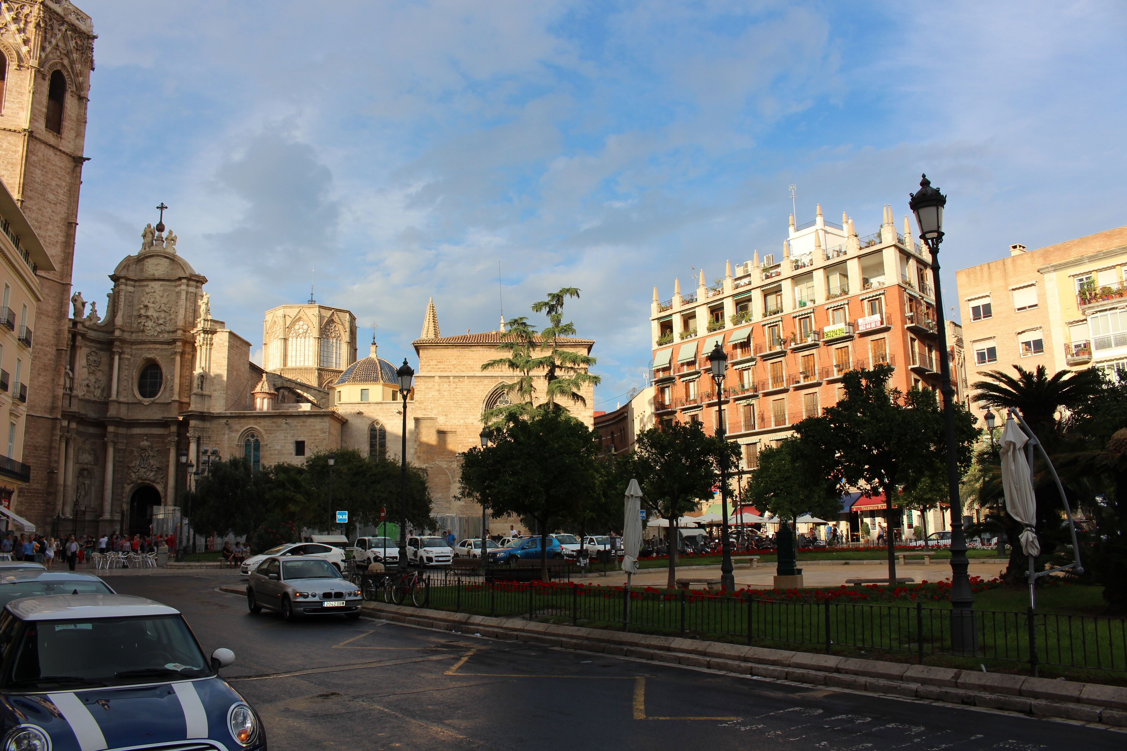 Валенсия. Площадь Де-ла-Рейна (Plaça de la Reina)
