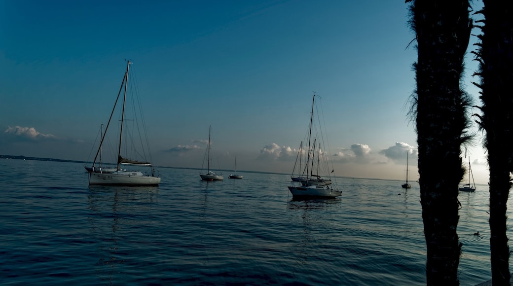 Lago di Garda - Garda - Via Guglielmo Marconi, Esplanade at the Lake - View SSE