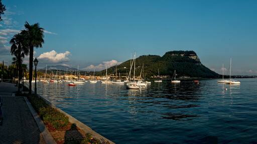 Lago di Garda - Garda - Via Guglielmo Marconi, Esplanade at the Lake - View ESE