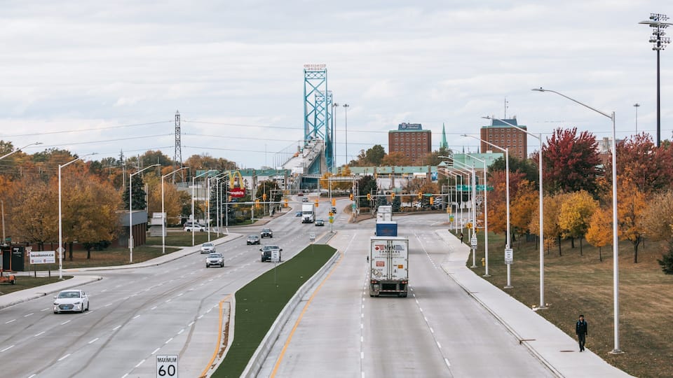 Bridgeview showing landscape views