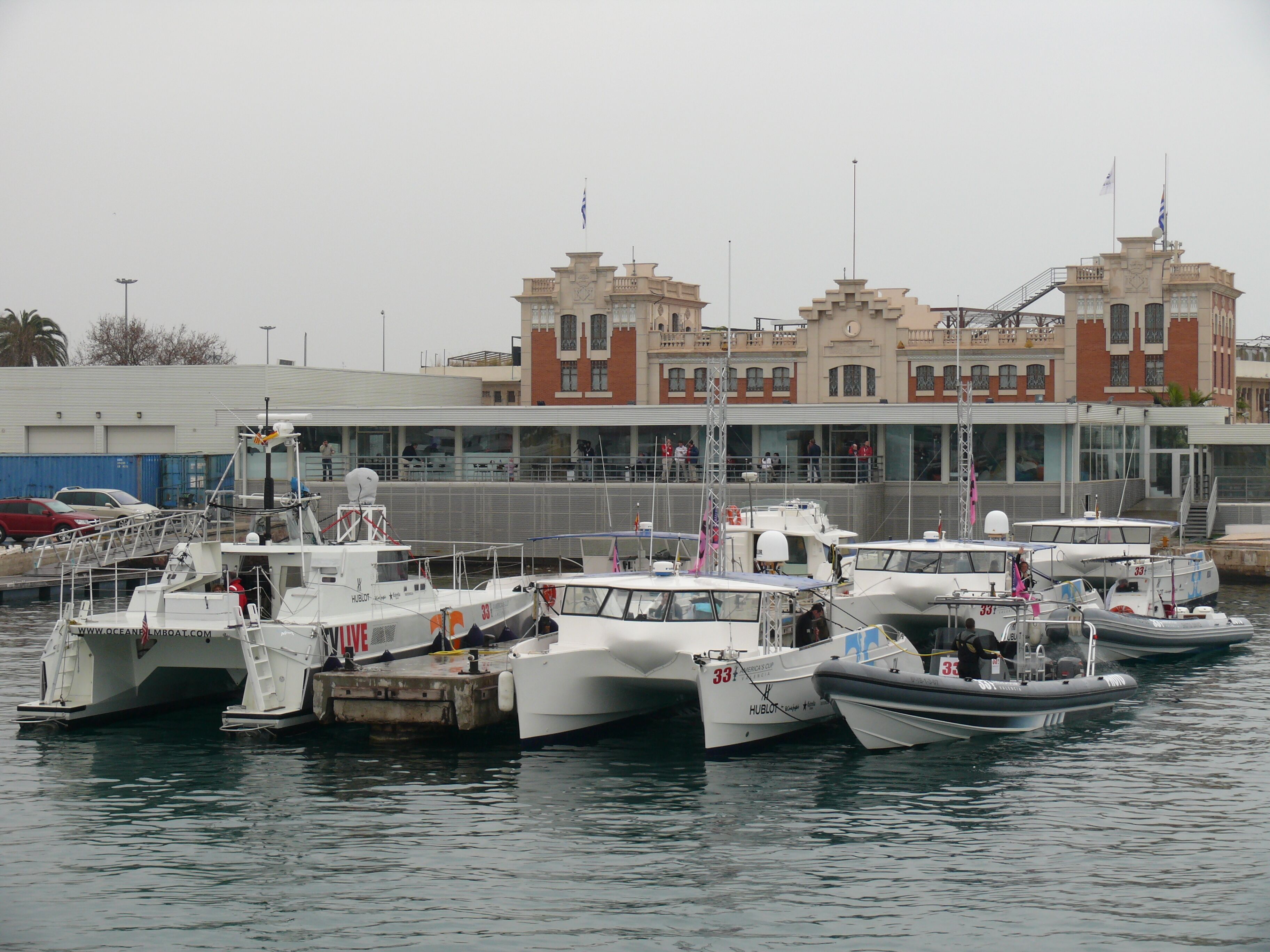 Imatges de València en 2010, durant la 33 Copa de l'Amèrica de Vela.