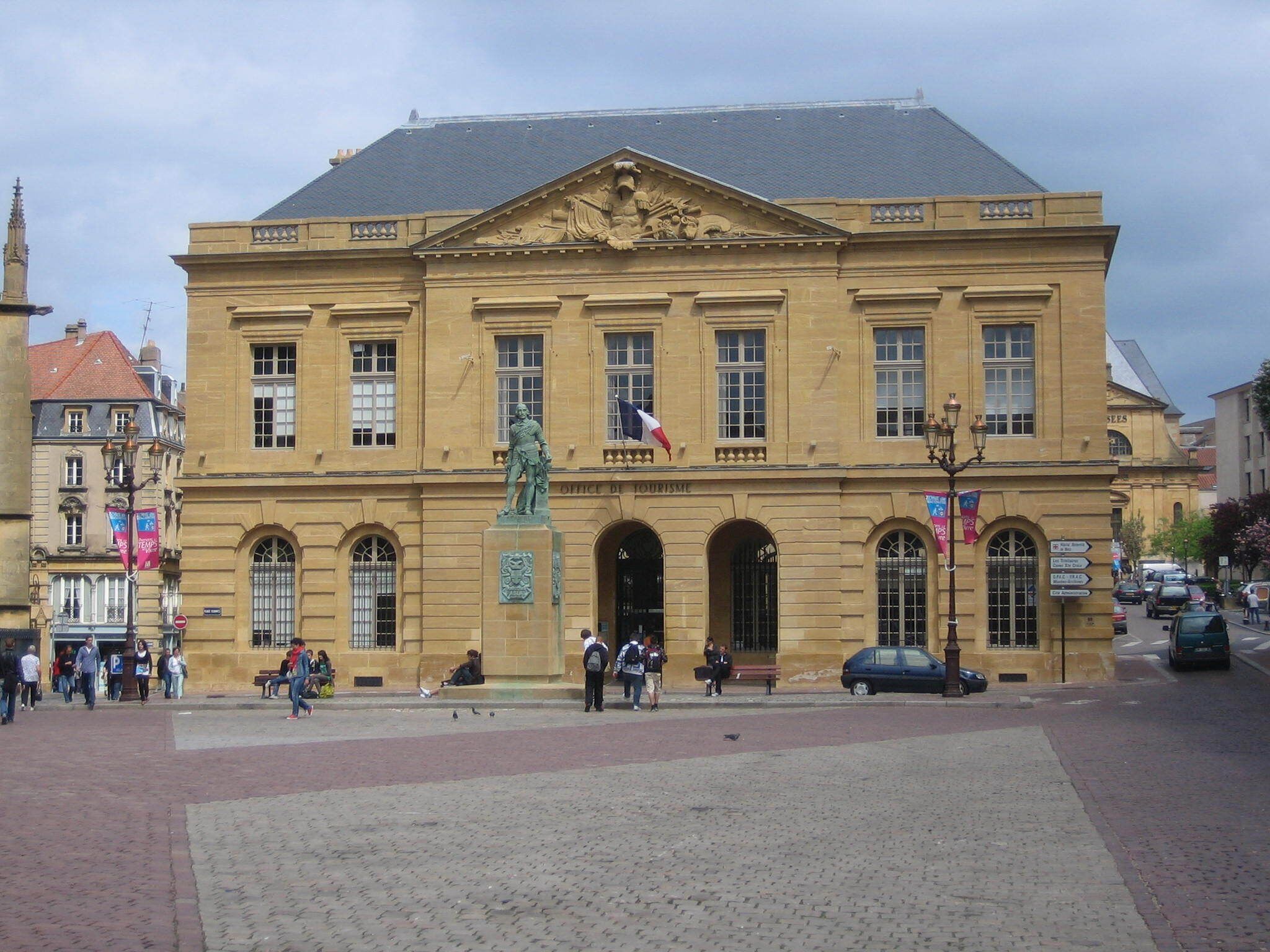Place d'Armes (Metz), vue sur l'ancien corps de garde, aujourd'hui office de Tourisme.