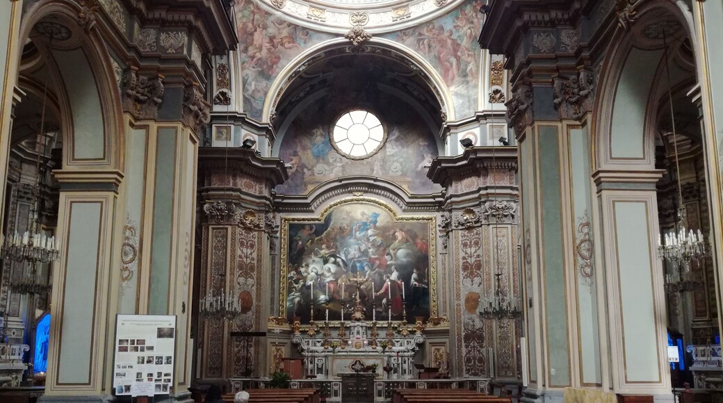 Interno Nicola alla Carità