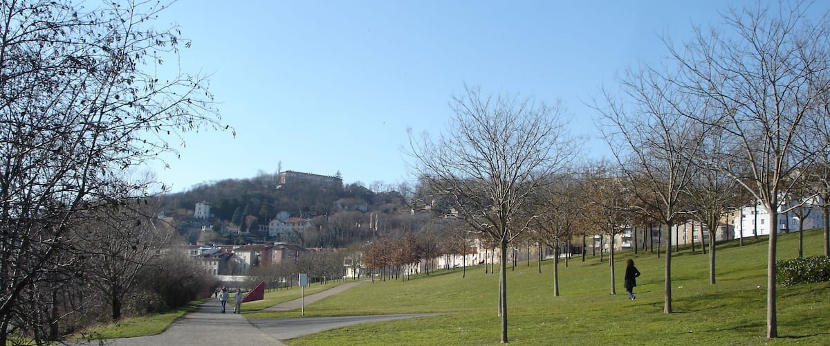 Vue, vers le nord-ouest, du parc Saint-Clair dans la commune de Caluire-et-Cuire prรจs de Lyon.