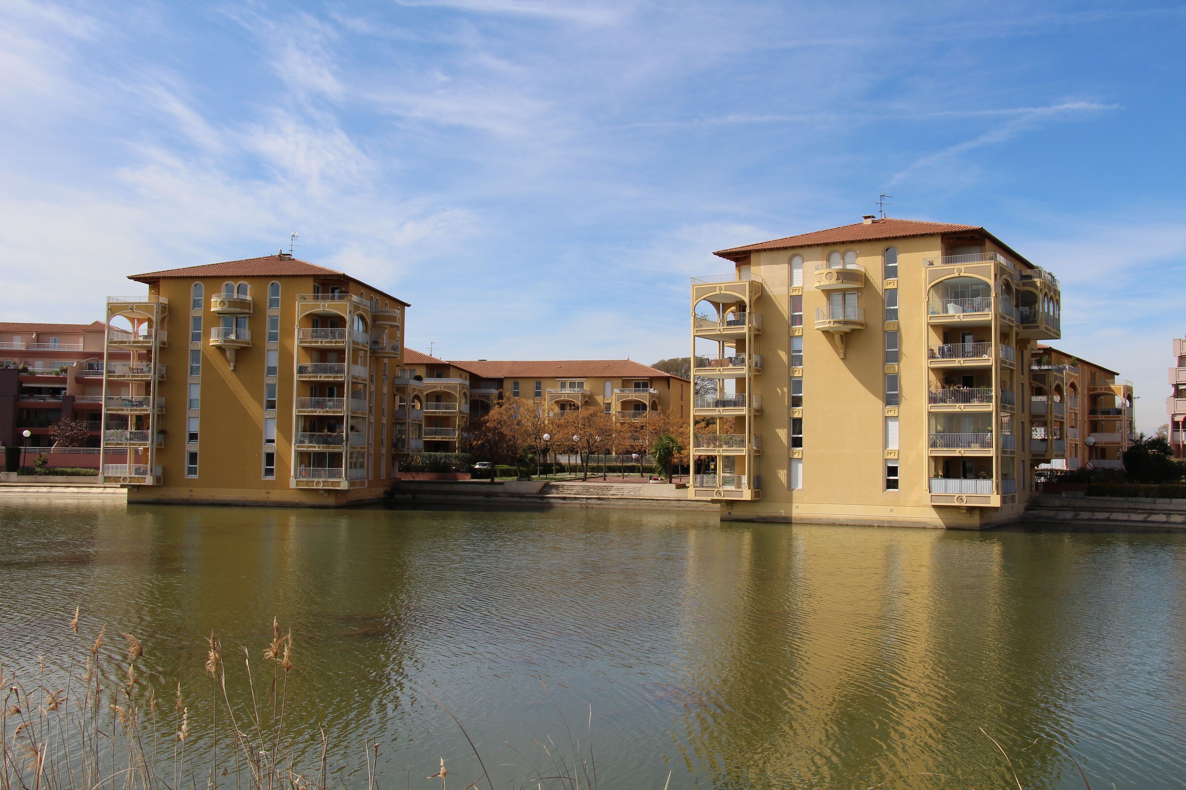 Port Ariane|Avenue Léonard de Vinci Le Bucentaure and Le Palais des Doges.