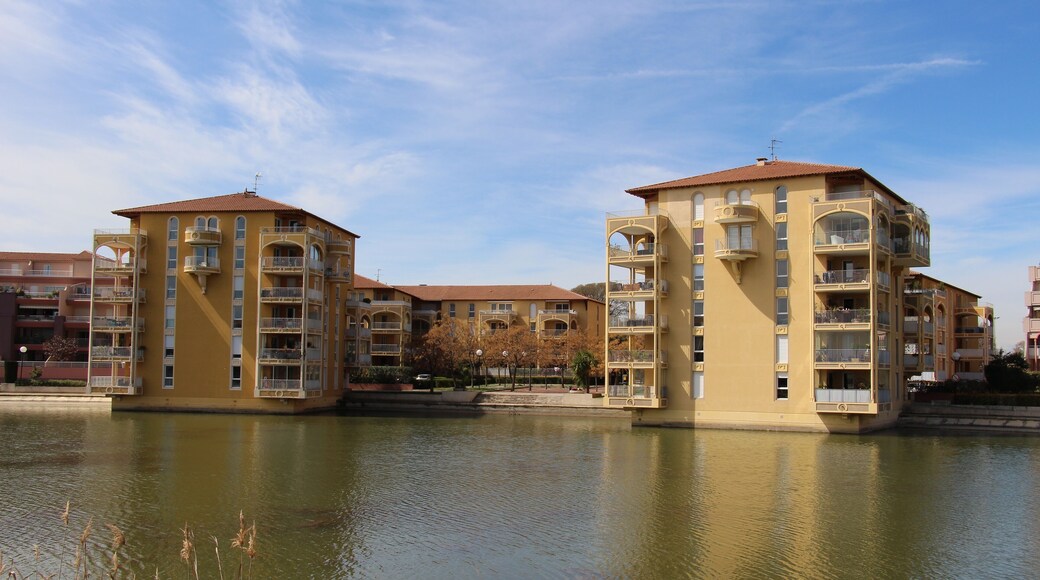 Port Ariane|Avenue Léonard de Vinci Le Bucentaure and Le Palais des Doges.