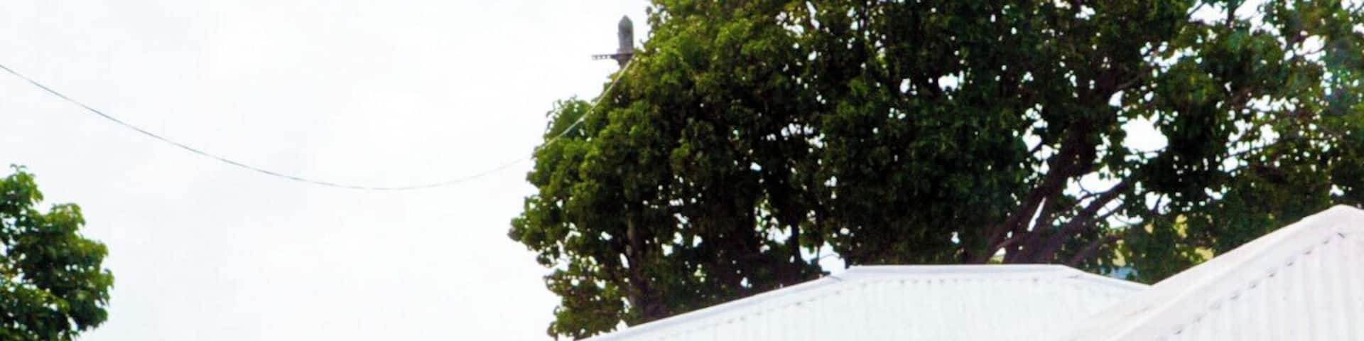 Some colorful bungalows on the drive around St Martin... or is it Saint Marteen ? Depends on if your French or Dutch I think.