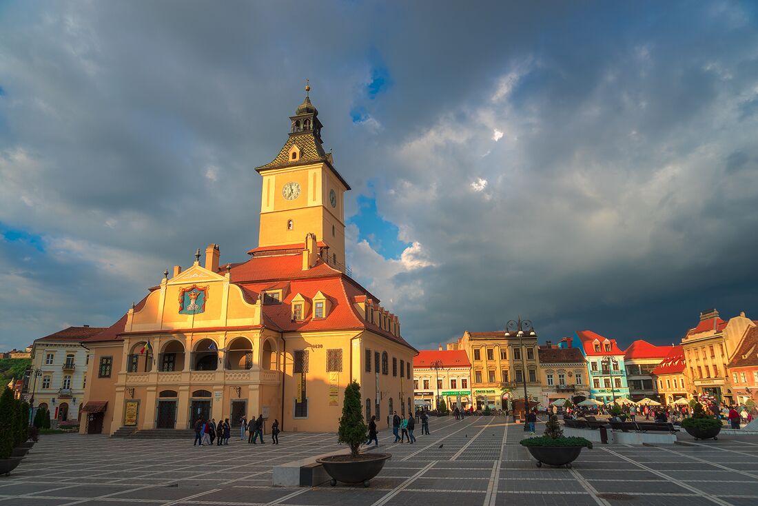 I'm gonna end up coming back to this city, there's so much to do around it. Like trekking, mountain climbing, paragliding, etc,. 

Read more: http://www.alwayswanderlust.com/a-guide-to-seven-cool-and-not-so-cool-cities-in-romania/