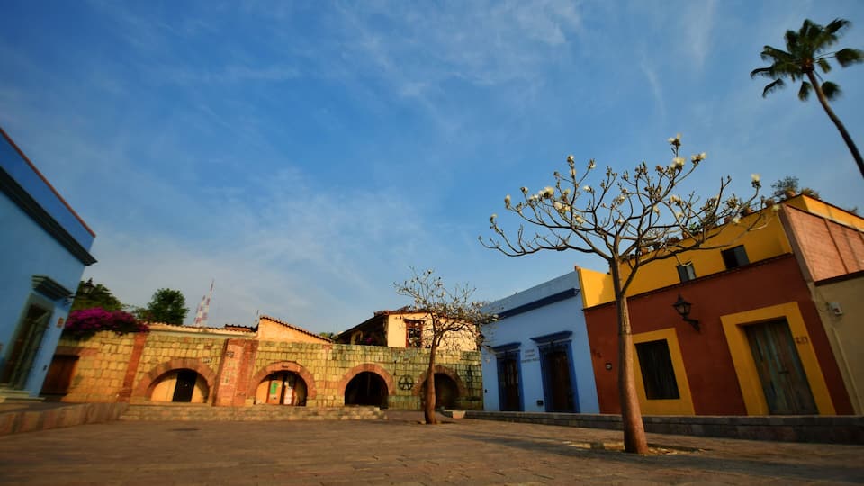 cruz de piedra barrio xochimilco oaxaca mexico