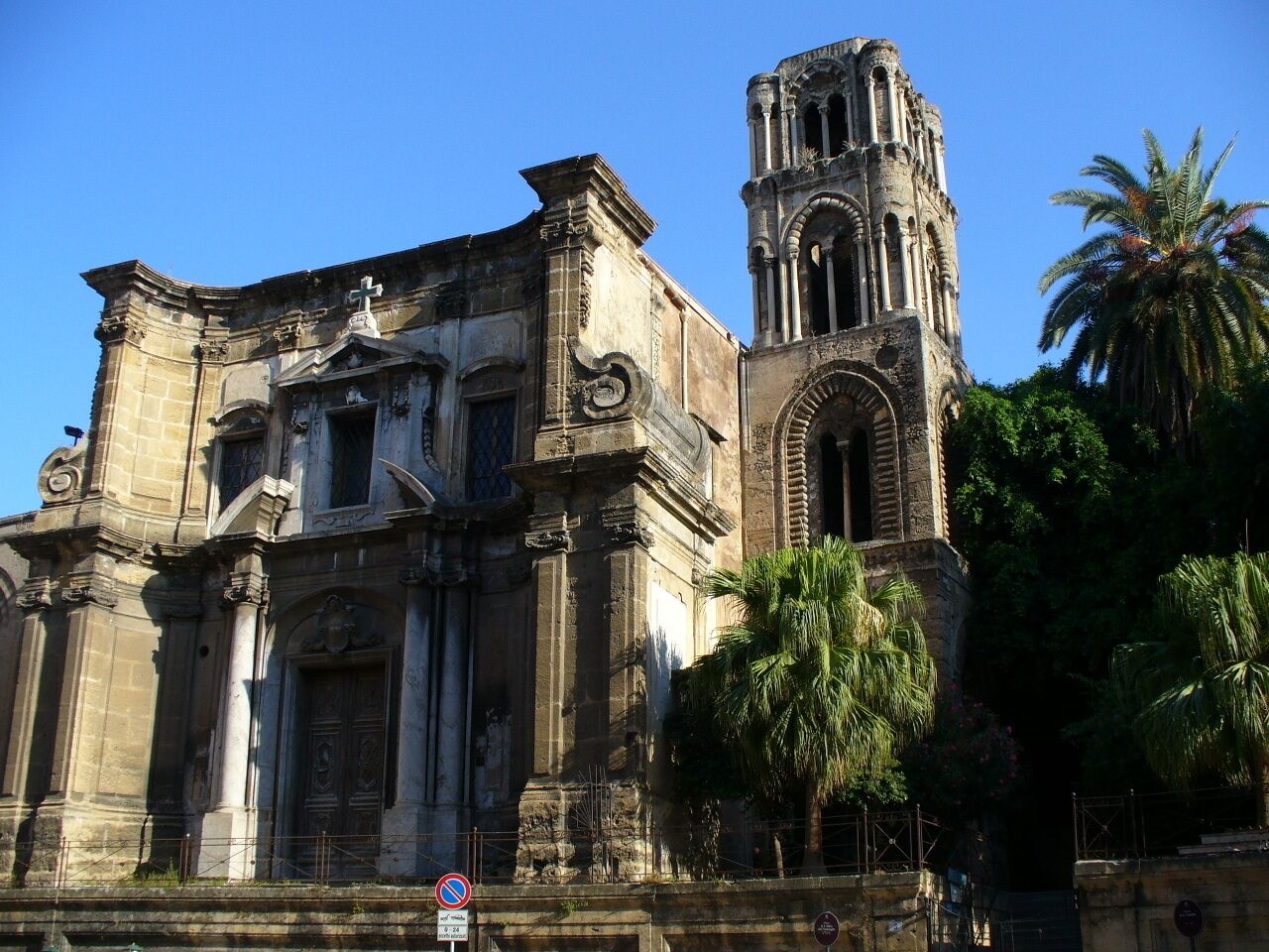 Chiesa di S. Maria dell' Ammiraglio (1143 - 1588 -1783) en.wikipedia.org/wiki/Martorana
