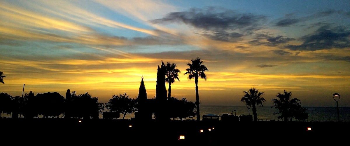 Sunrise over the beach front chiringuito. Hard to believe it's the end of October here in Spain 
#BeachBound