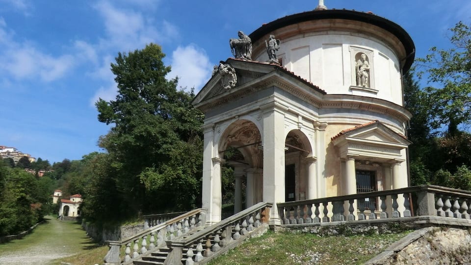 Chapel 7: Flagellation of Christ (la Flagellazione) Sacro Monte di Varese Native name Sacro Monte di Varese Parent institution Sacri Monti of Piedmont and Lombardy Location Varese, Lombardy, Italy Coordinates 45° 51âČ 37.3âł N, 8° 47âČ 35.6âł E Established 1604-1623 (Constructed) Web page www.sacromontevarese.net/it/info-turistiche Authority control : Q1224490 VIAF:â242334001 UNESCO:â1068-004 GND:â7641777-3 BNF:â11980003j