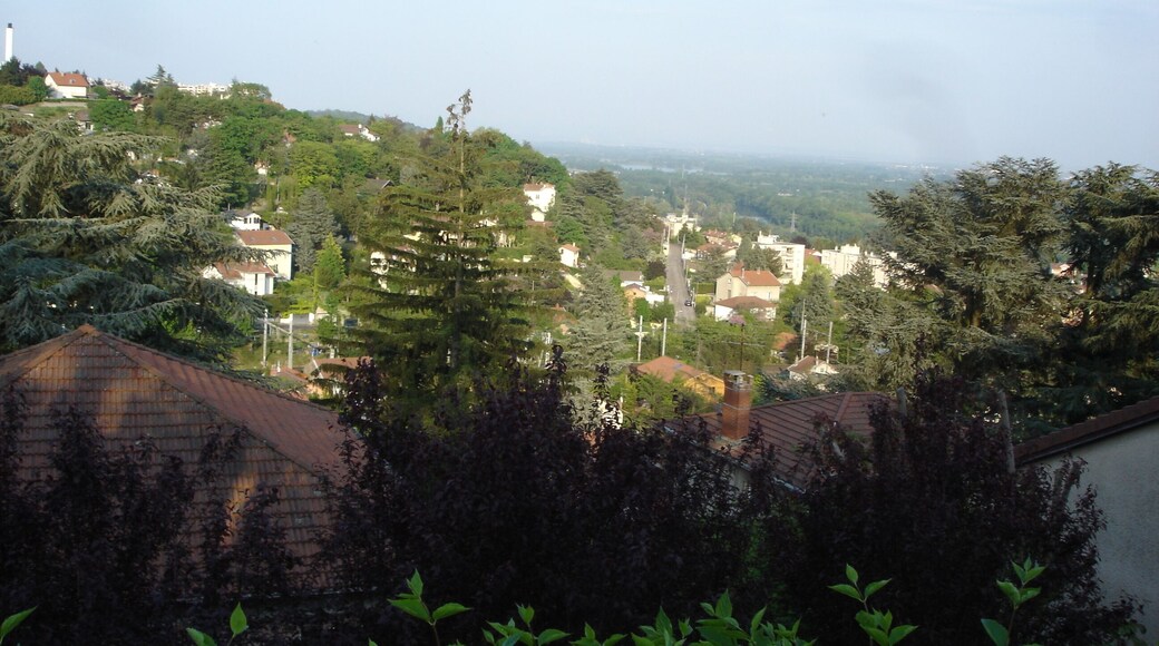 Vue de Rillieux-la-Pape à partir du chemin de la chapelle, dans le Rhône en France.