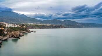 อูร์บานิซาซิออน ลาเดรา เดล มาร์