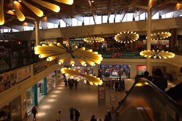 The 105 million Euro investment in Iulius Mall Timisoara brought over 330 national and international brands to the mall ensured 2,500 underground and overground parking places, a food court with a capacity of 1,700 people, Auchan hypermarket, Cinema City multiplex cinema with 7 auditoriums, bowling and billiard club, seasonal ice skating rink, pool, play area for children, casino, cafés and restaurants.
#architecture