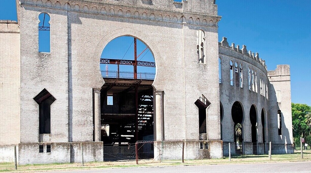 An abandoned, Moorish-style bull ring dating from the early 20th century. Although it opened to great fanfare in 1910 with the most famous bullfighters of the day, only eight fights were hosted here before bull fighting was outlawed in 1912. It's too bad they couldn't find another use for the building - maybe a theater in the round or something???