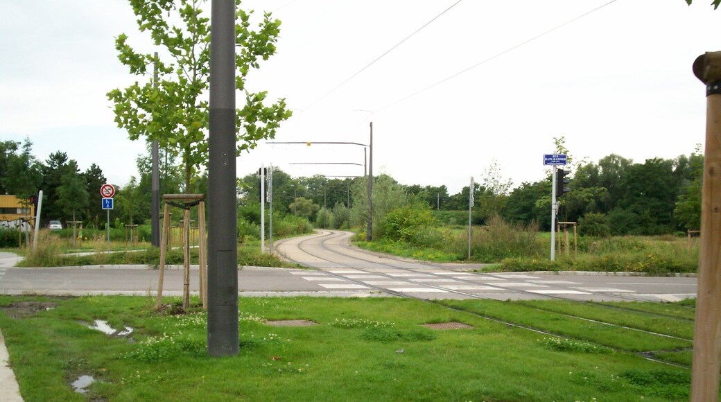 Voie Tramway de Strasbourg ligne B après la station Martin Schongauer vers Tiergaertel
