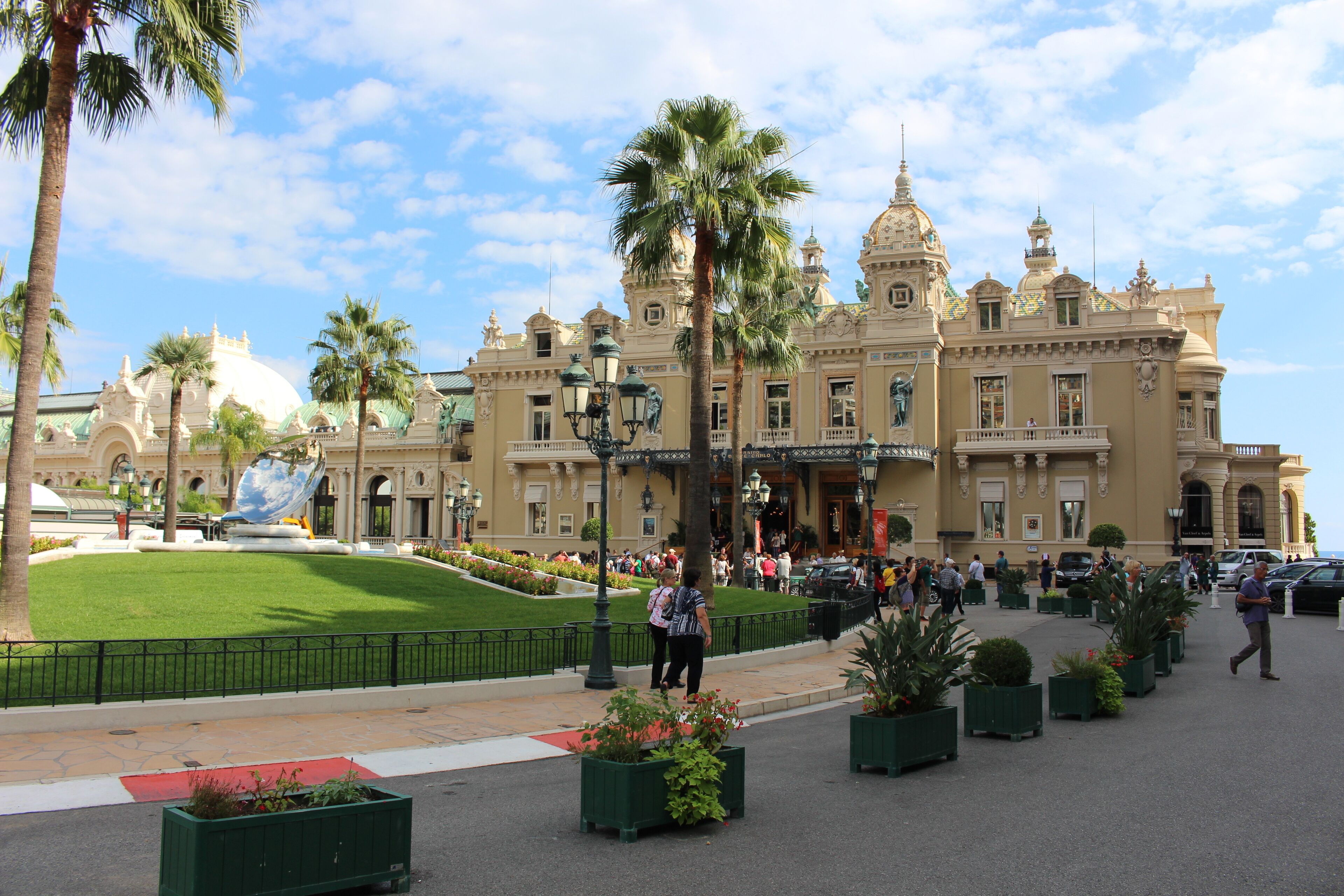 Площадь и казино Монте-Карло