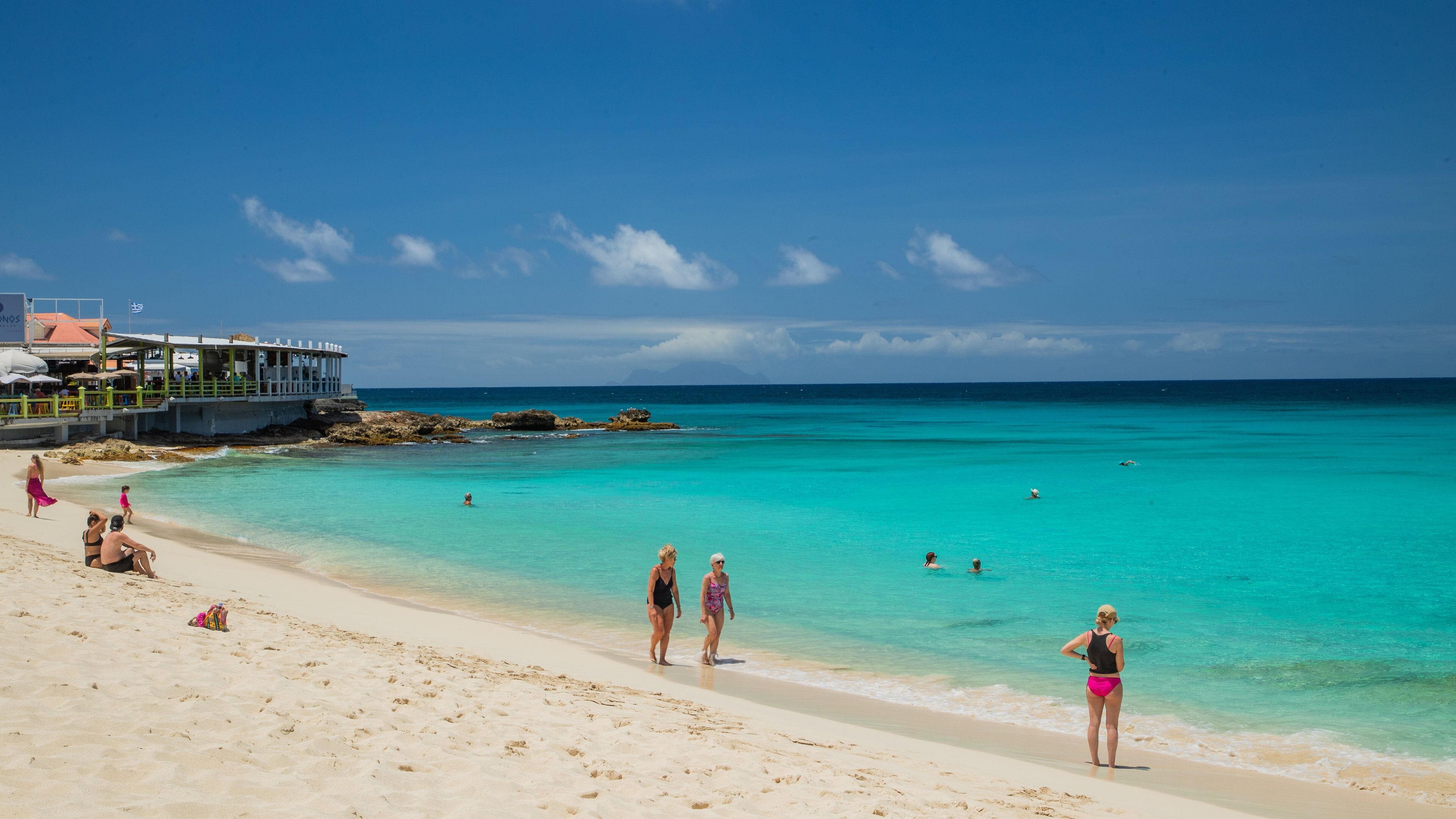 Maho showing general coastal views and a beach