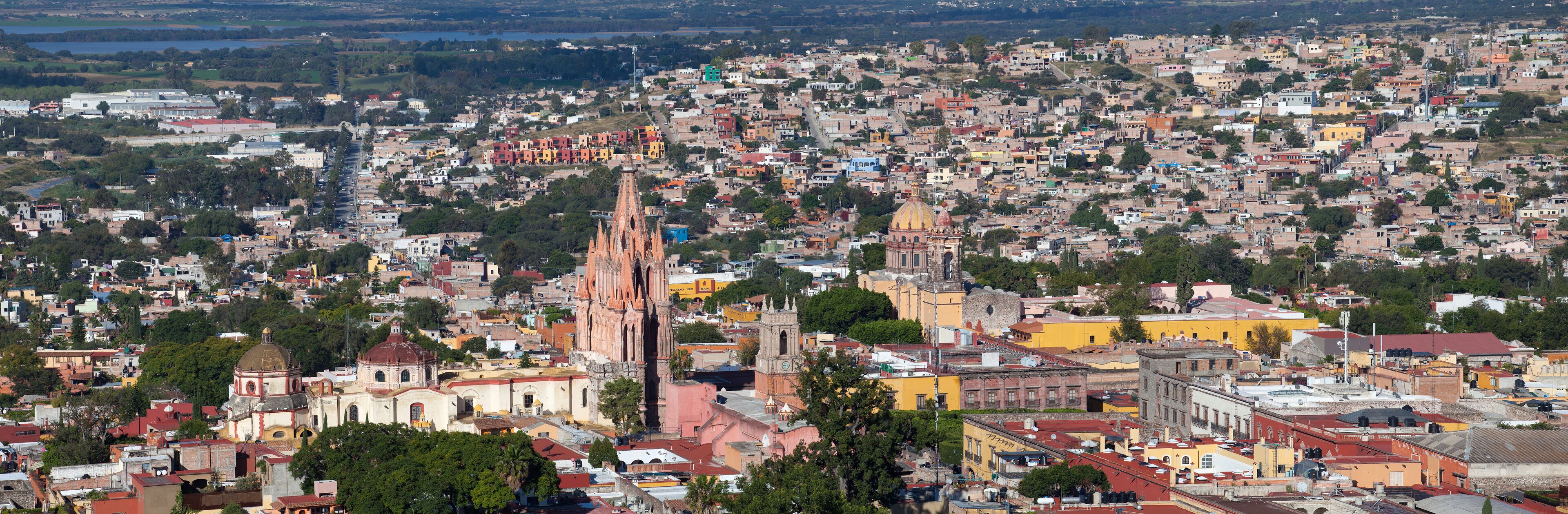 La Parroquia (Church of St. Michael the Archangel) and the Templ