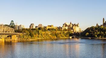 Carlingwood - McKellar Park - Laurentien View