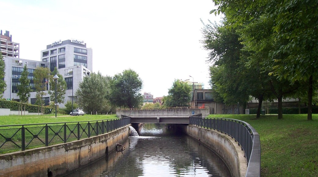 Milano, un piccolo fontanile si versa nella Vettabbia