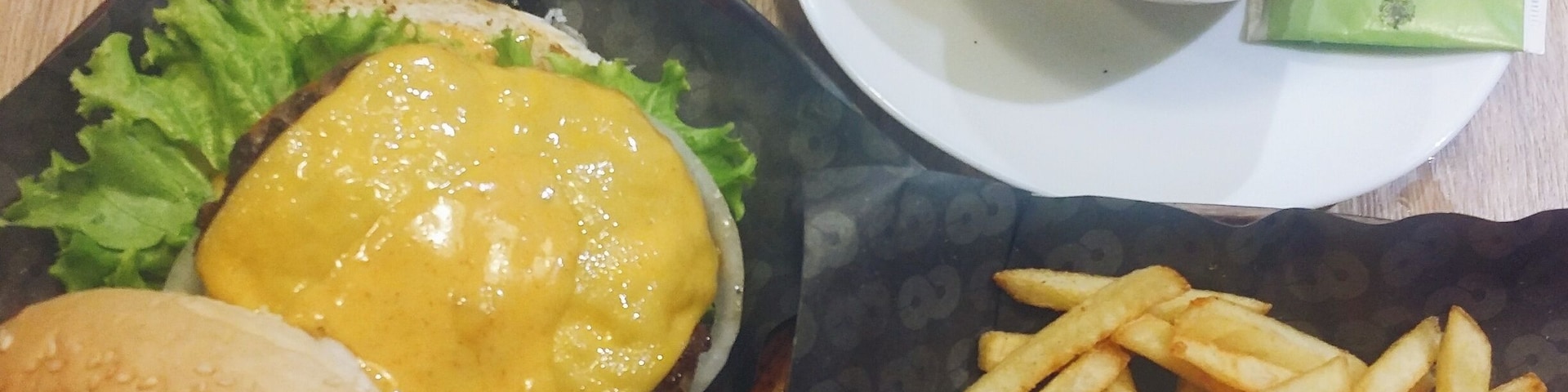 8 cuts' cheeseburger