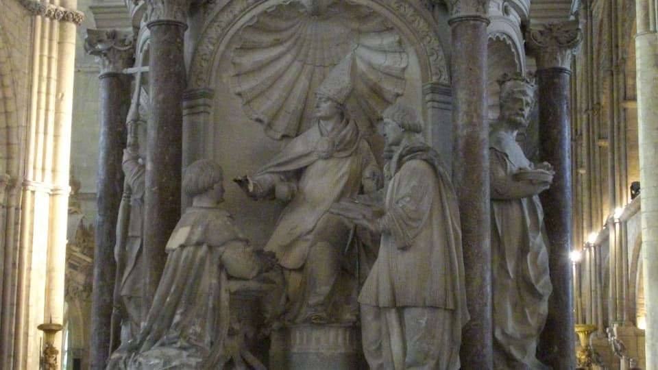 This building is indexed in the Base Mérimée, a database of architectural heritage maintained by the French Ministry of Culture, under the reference PA00078785 .