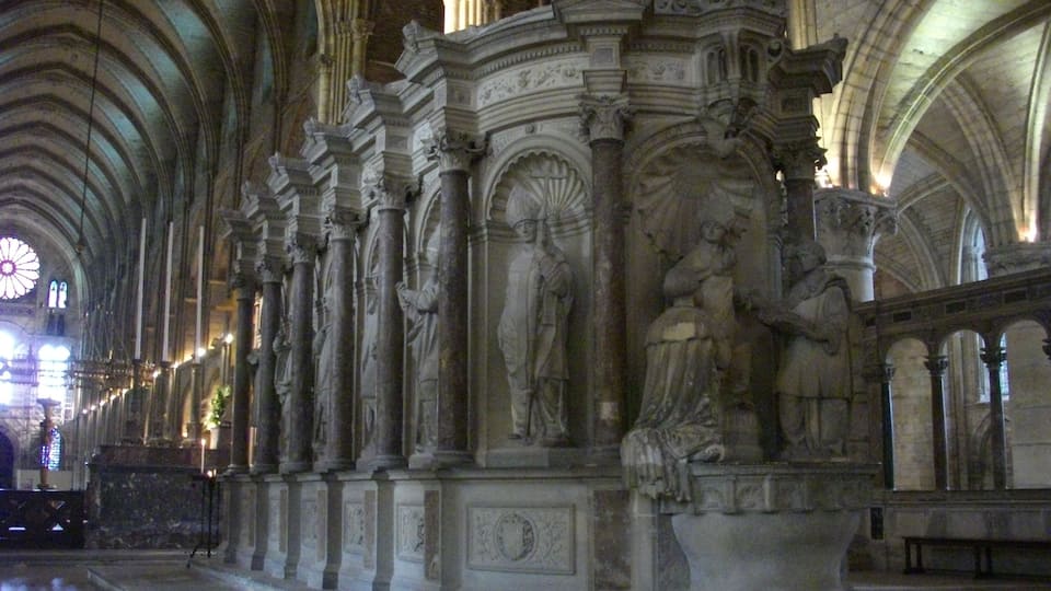 This building is indexed in the Base Mérimée, a database of architectural heritage maintained by the French Ministry of Culture, under the reference PA00078785 .