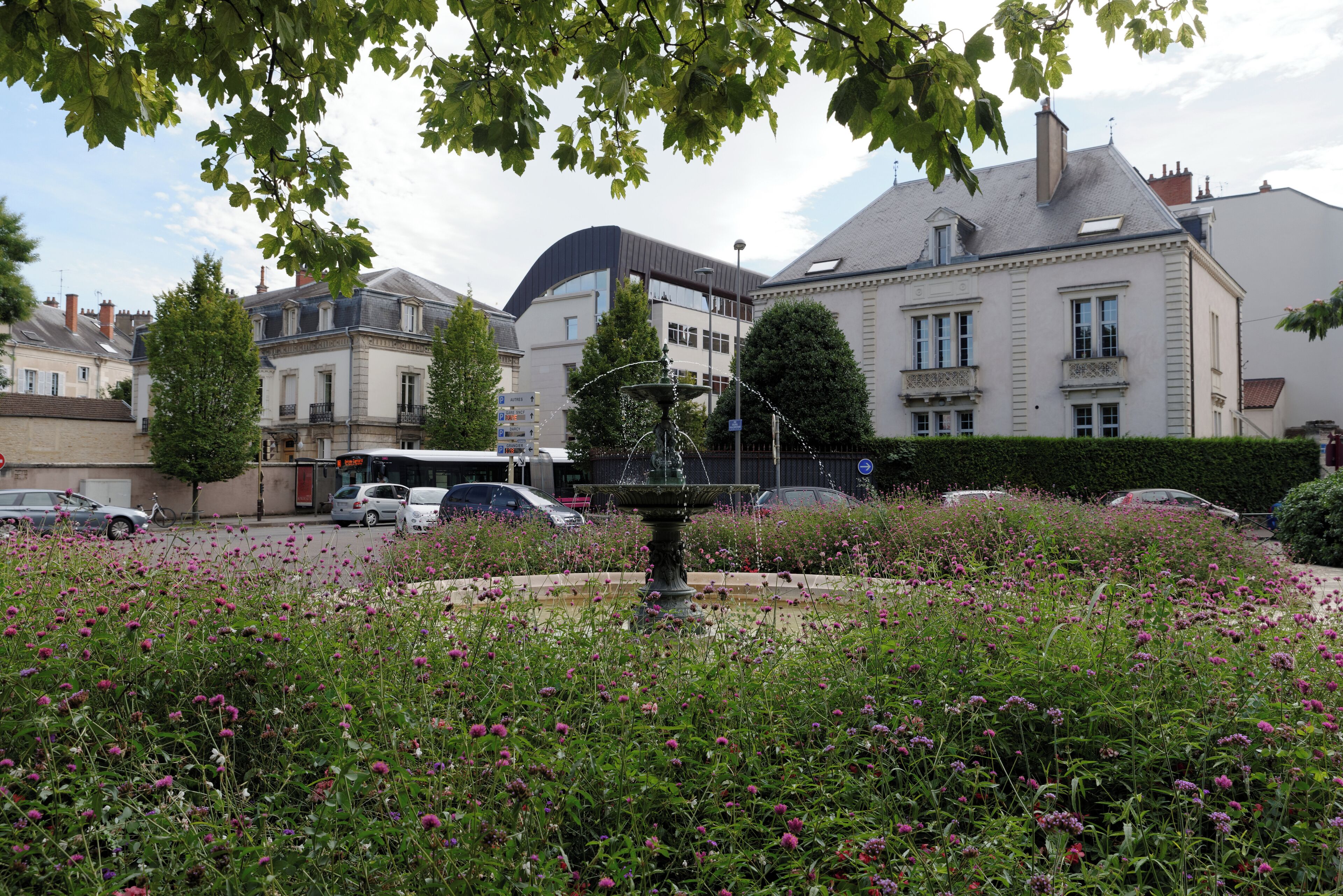 La place Charles-François Dupuis (Dijon, Côte d'Or, Bourgogne, France).