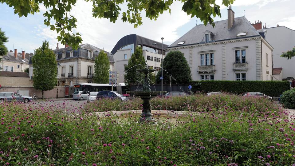 La place Charles-François Dupuis (Dijon, Côte d'Or, Bourgogne, France).