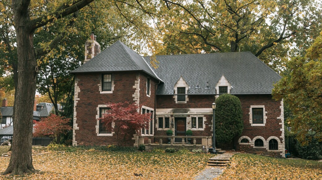 Walkerville which includes a house and autumn leaves