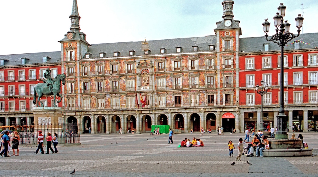 PLEASE, NO invitations or self promotions, THEY WILL BE DELETED. My photos are FREE to use, just give me credit and it would be nice if you let me know, thanks. Plaza Mayor was originally planned by Felipe II but was inaugurated in 1620 during the Felipe III’s reign, whose statue sits proud in the very center of the square. The square has been call Plaza Mayor since the 15th century, but was built on the site of the old Plaza del Arrabal. Madrid, Spain From film days....