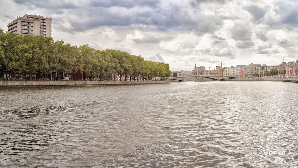 Bridge of the Arches connecting Rue Léopold to Rue Saint-Pholien on the Outremeuse Island